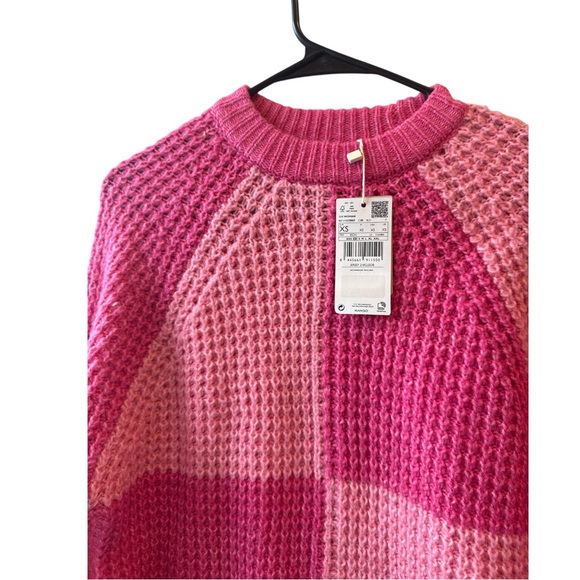 NWT MANGO Reverse knit sweater, pink color block, size XS - Picture 9 of 10